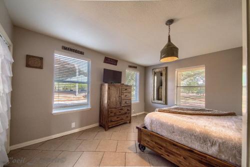 Hill Country Getaway Br 2230b Home