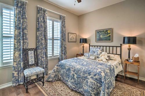 Pet-friendly Townhome About 2 Mi To Town Square!