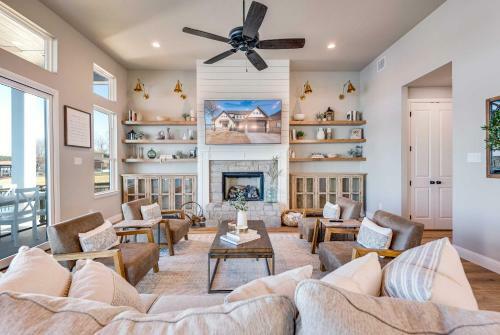Lakeside Granbury Retreat With Patio And Fire Pit