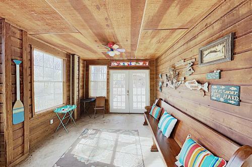 Lakefront Oasis W/ Private Dock & 23? Boat Slip Home