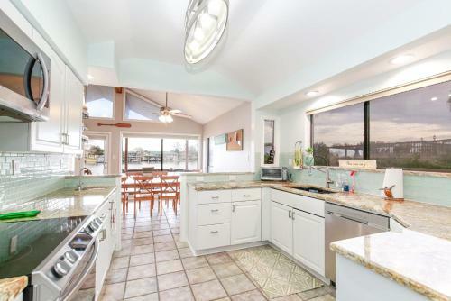 Splash Time! 4br Lake Lbj Waterfront W/ Boat Dock