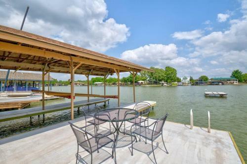 Splash Time! 4br Lake Lbj Waterfront W/ Boat Dock