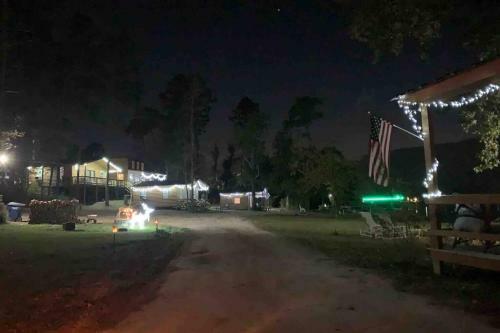 Waterfront Cabin #1 On Lake Livingston, Texas