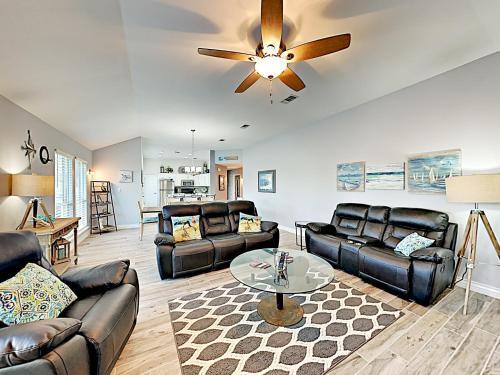 New Listing! Waterfront Home With Decks & Bay Views Home