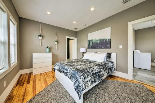 San Antonio Home With Yard - 2 Mi To Downtown!