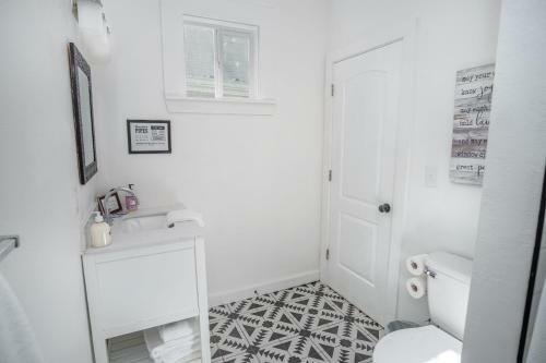 Cozy Remodeled 2br-1ba Near Downtown