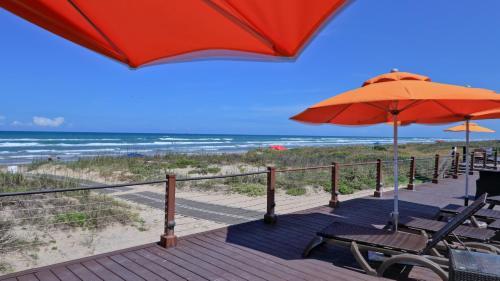 4br Bayview For Large Families! Beachfront Resort, Shared Pools & Jacuzzi