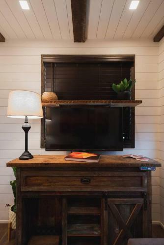 Beautiful New Container Home 12 Min. To Magnolia