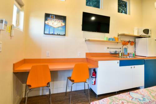 Hotel West 3 - Kokopelli West Studio. Downtown Location