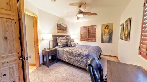 Portal View ~ Cottonwoods 401