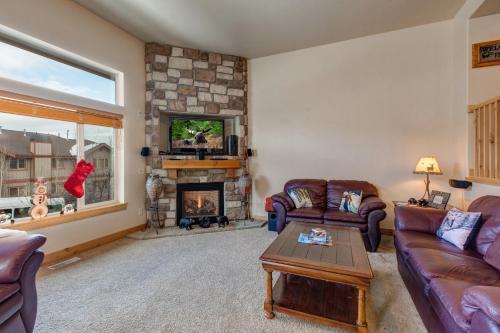 Luge Lane Luxury 5452