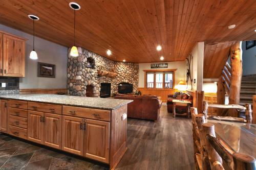Timberwolf Lodge #3d By Blueswell