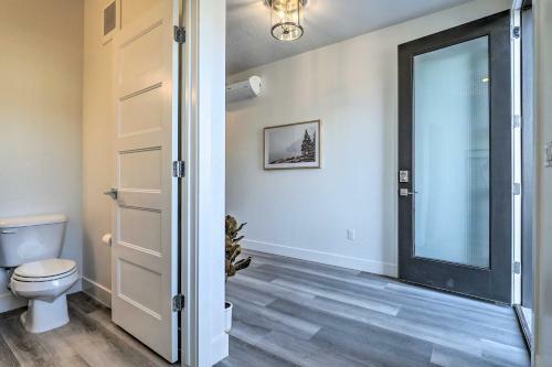 Sleek Townhome With Community Perks And Mtn Views