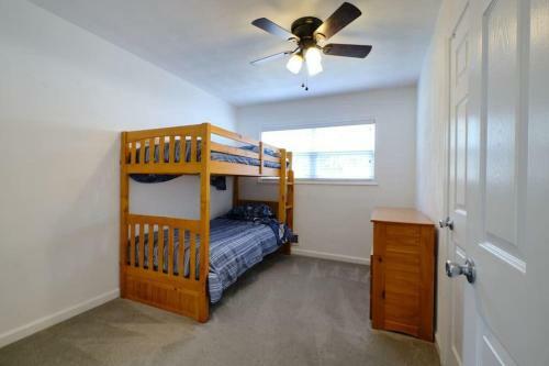 Sweet Retreat Near The Beach
