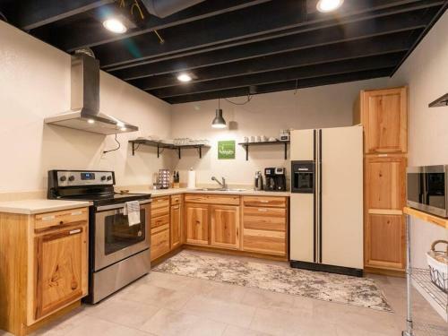 Hostal Mountainside Hideaway Retreat With Hot Tub!