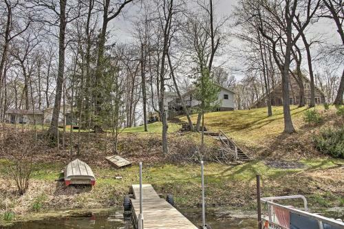 Cozy Balsam Lake Home Deck, Private Dock And Kayaks