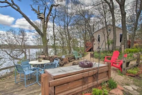 Airy Cottage With Dock And Views On Buffalo Lake!