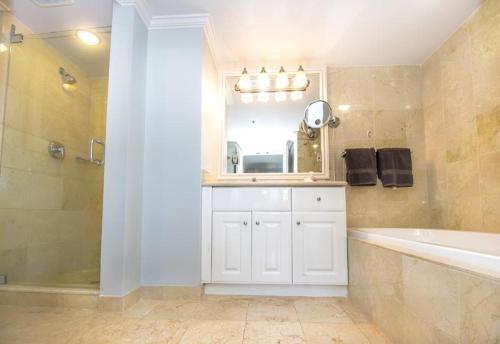 Apartamento Mbor 604 - Marco Beach Ocean Resort Condo