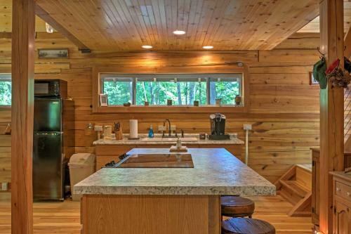 Lyndhurst Cabin On Farm With Pond And Stocked Stream!