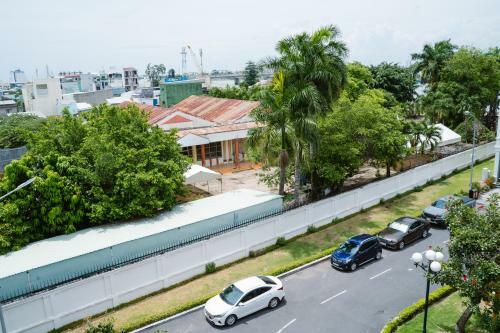Hotel Luxhome - Vinhome Apartments