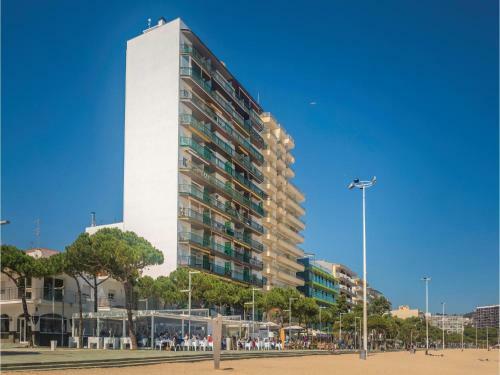 Apartment C/cel I Mar 8, �tico