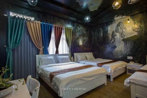 Ken's Backpackers Hotel