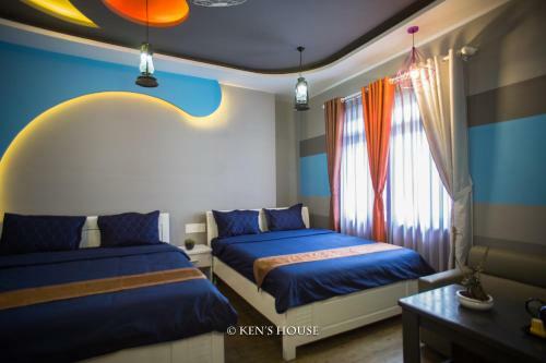 Ken's Backpackers Hotel