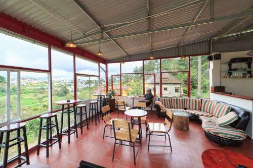 ?�n L?ng Homestay & Coffee