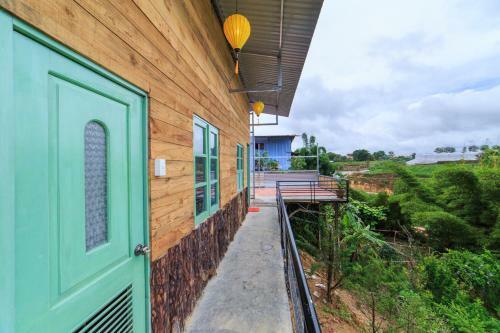 ?�n L?ng Homestay & Coffee