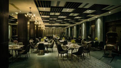 Dong Duong Hotel & Suites