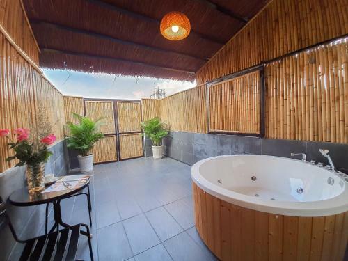 Hotel Reiwa Inn Apartment