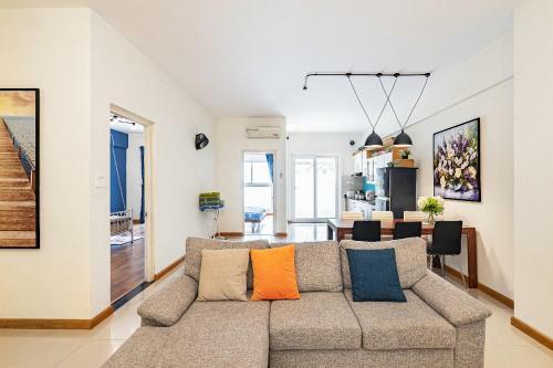 Aparta Service Apartment