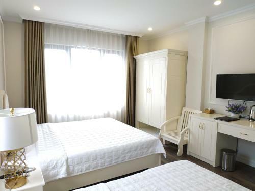 Kh�ch S?n Ng?c Lan H? Long Hotel