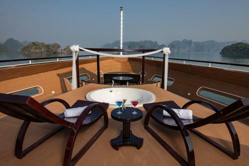 Scarlet Pearl Cruises