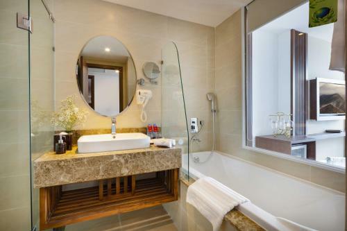 Regalia Gold Hotel