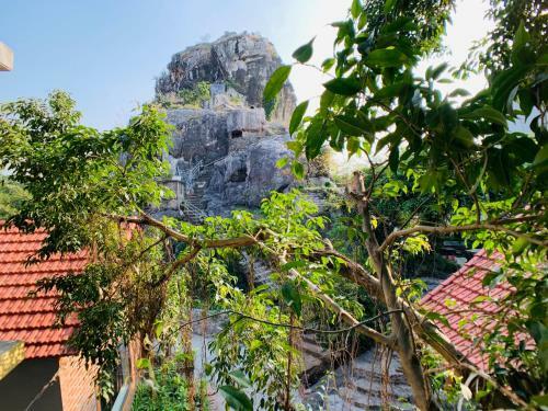 Trang An Mountainside Homestay