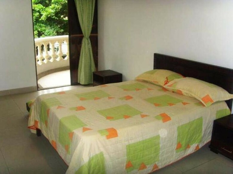 Aparta Hotel Roca Marina
