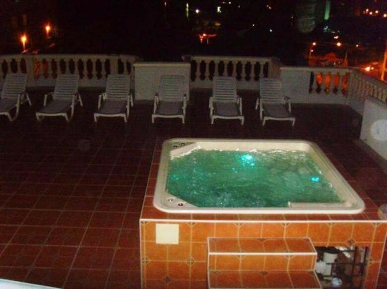 Aparta Hotel Roca Marina