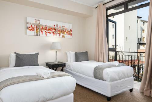 Island Club Apartments