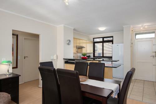 Island Club Apartments