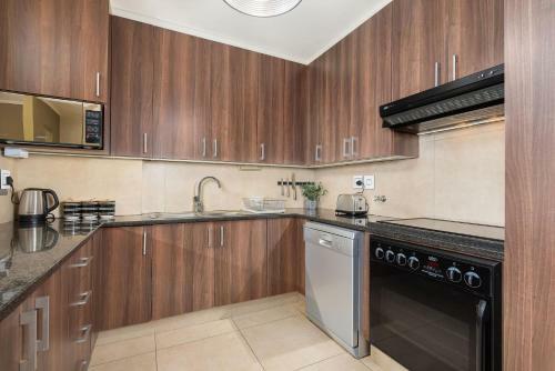 Island Club Apartments