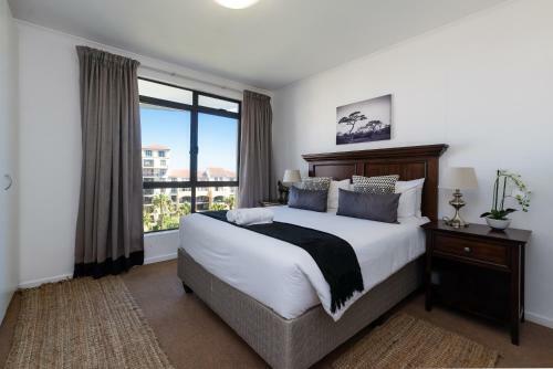 Island Club Apartments
