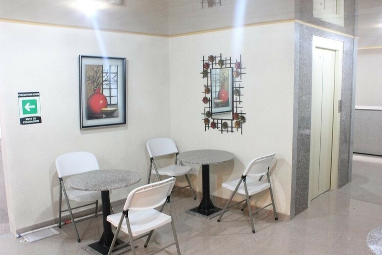 Hotel Lago Chico Inn