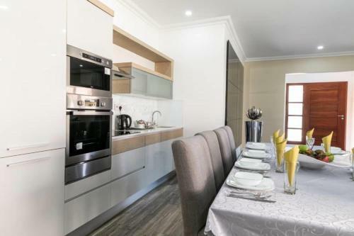 3 Bedrooms Exclusive Villa In Mass Media