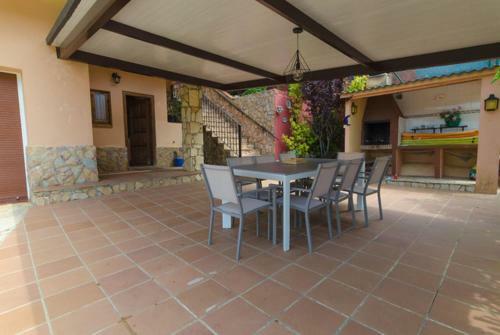 Montbarbat Villa Sleeps 8 Pool Wifi