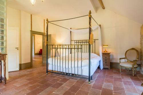 Montjoi Chateau Sleeps 26 Pool Wifi