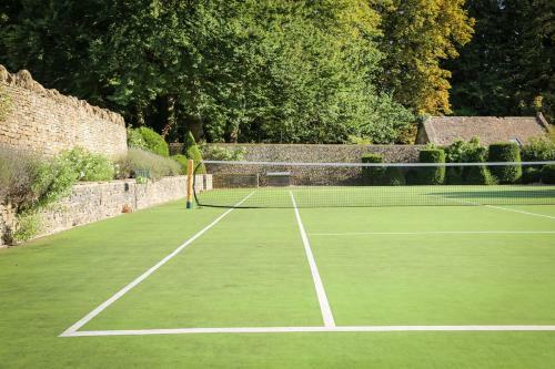 Temple Guiting Chateau Sleeps 30 Air Con Wifi