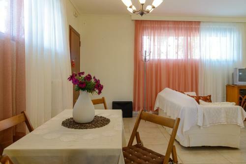 Comfy Vacation Flat, 300 Meters From Beach