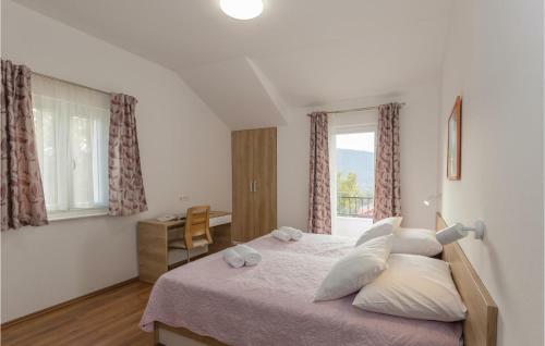 Three-bedroom Holiday Home In Lovrec