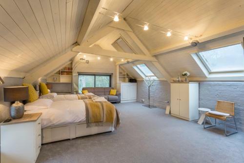 Gidleigh Chateau Sleeps 14 Pool Wifi